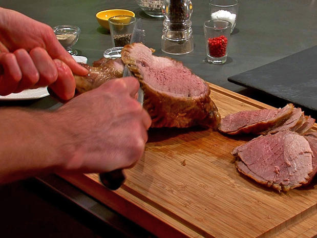 Découper un gigot d'agneau | QOOQ